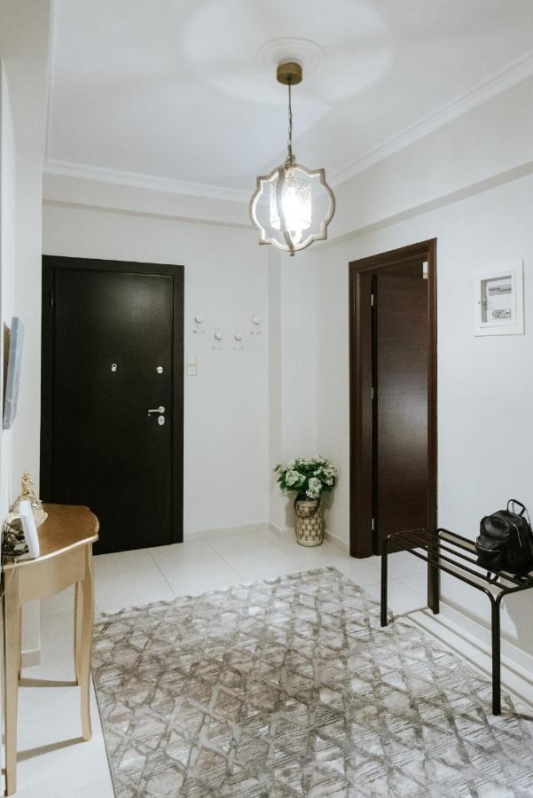 Best House, Ellinou Stratiotou, Ayia, Patra Exterior photo